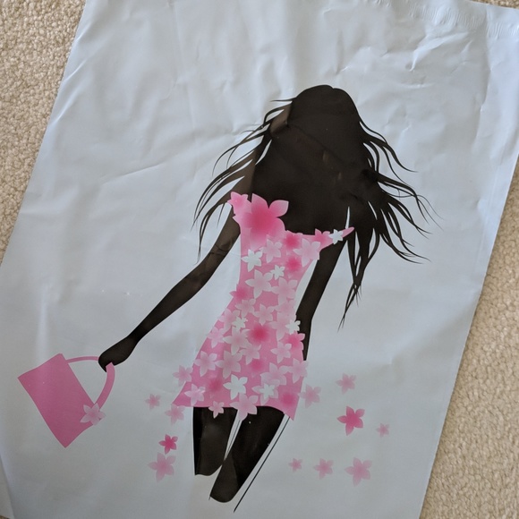 Meet your Posher, gorgeousNYC - Picture 6 of 8